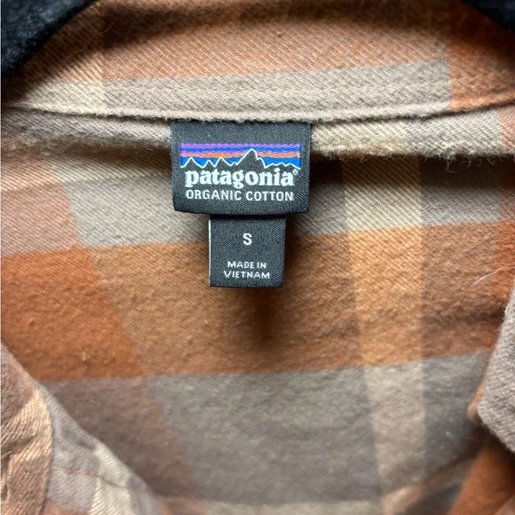 Patagonia Organic Cotton Plaid Shirt - Brown and Tan women’s small - Picture 2 of 4